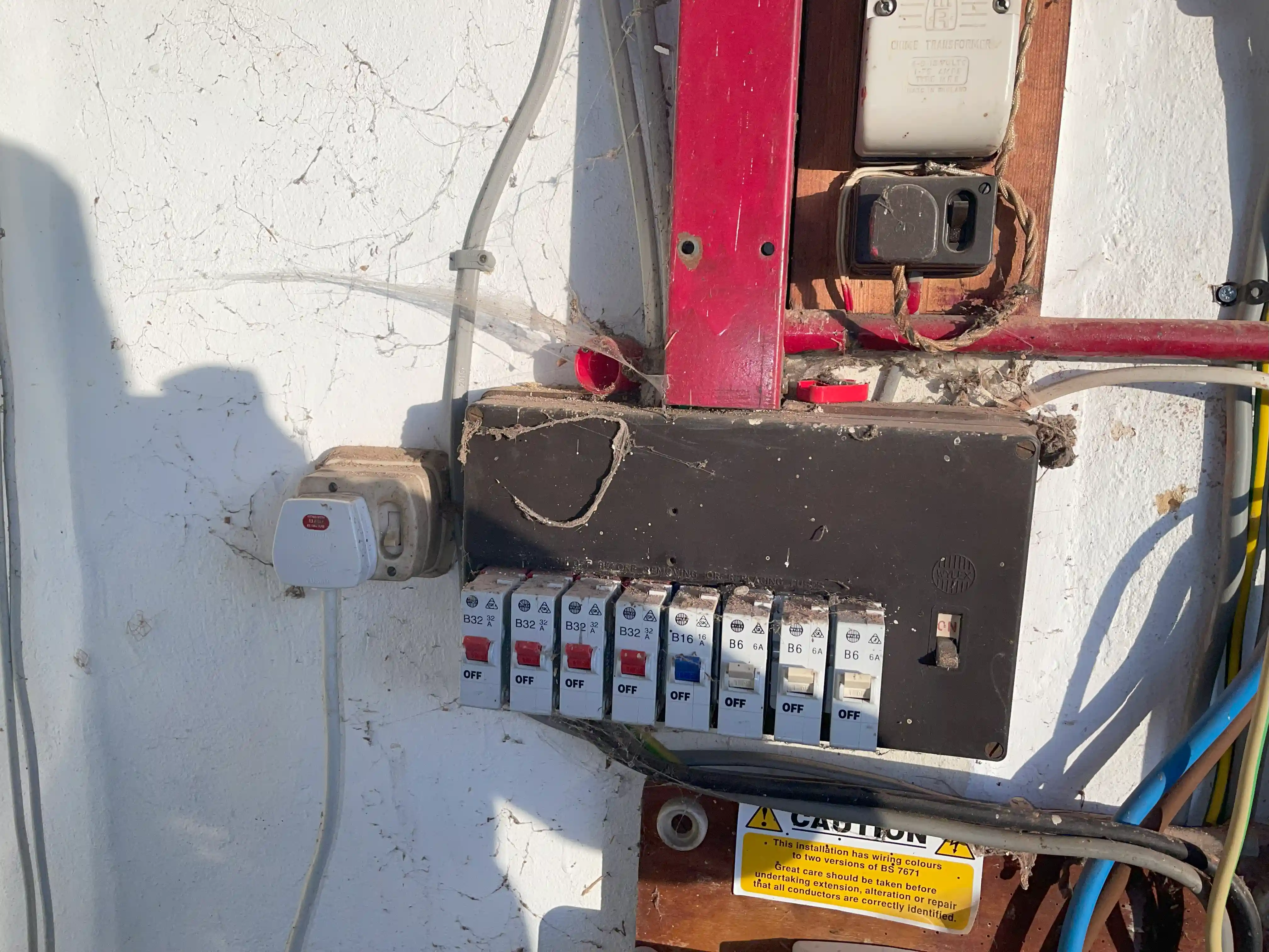 Emergency Electrician West Molesey